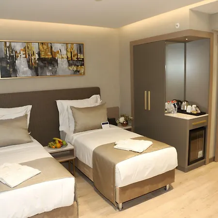 Rayelin Old Town Hotel 4*