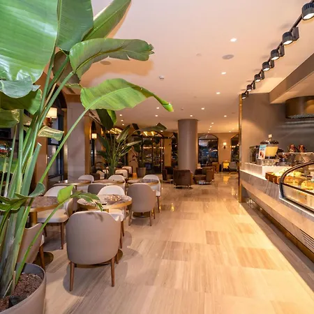 Hotell Rayelin Old Town 4*