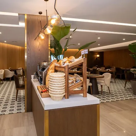 호텔 Rayelin Old Town 4*