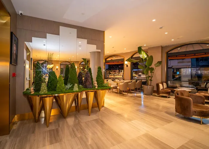 Rayelin Old Town Hotell