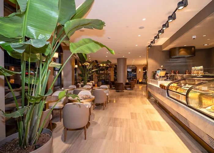 Hotell Rayelin Old Town 4*