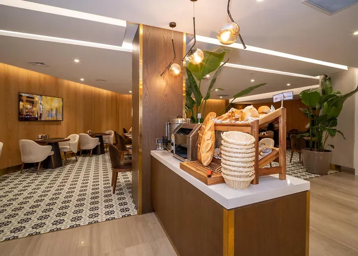 Rayelin Old Town Hotell 4*