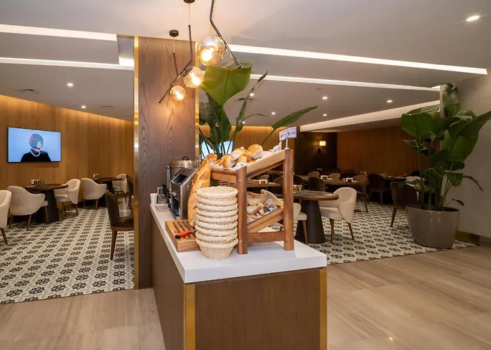 Hotell Rayelin Old Town 4*