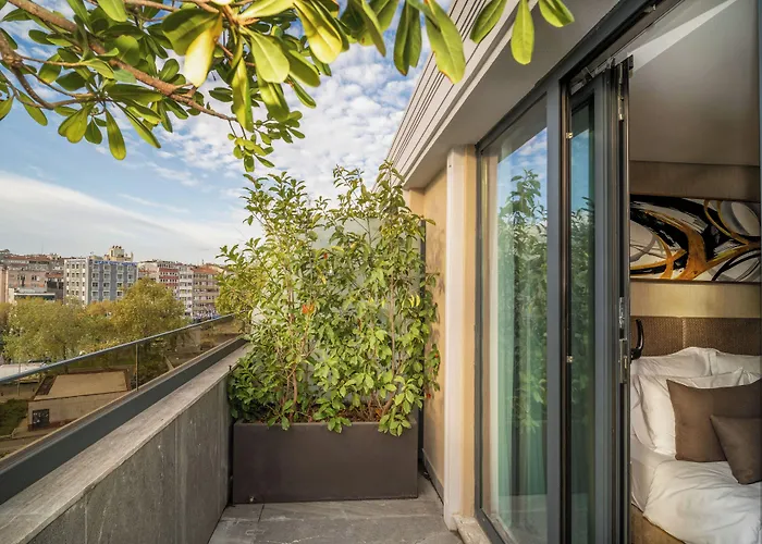 Rayelin Old Town Hotell