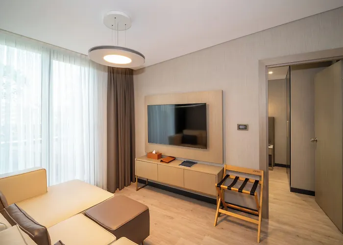 Rayelin Old Town Hotell 4*