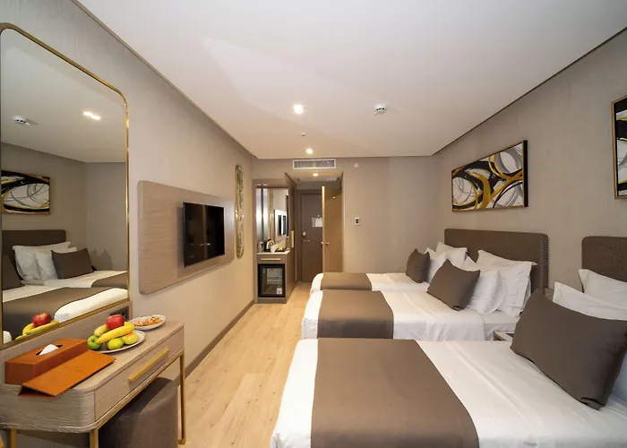 Hotell Rayelin Old Town 4*