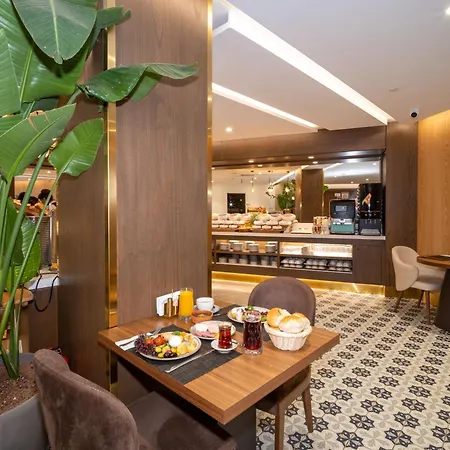 Rayelin Old Town Hotel