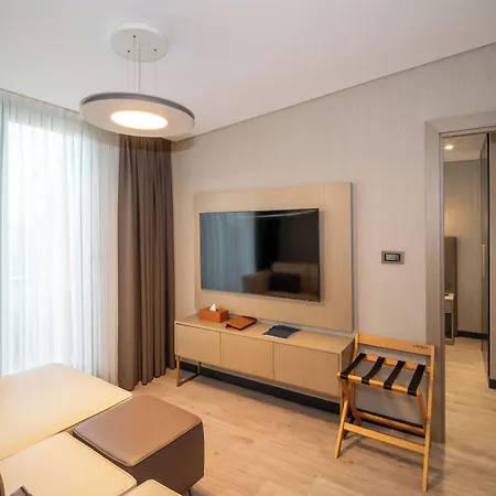 Rayelin Old Town Hotel 4*