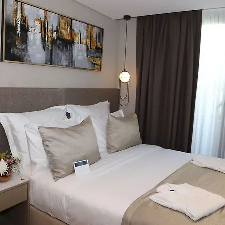 Rayelin Old Town Hotel 4*